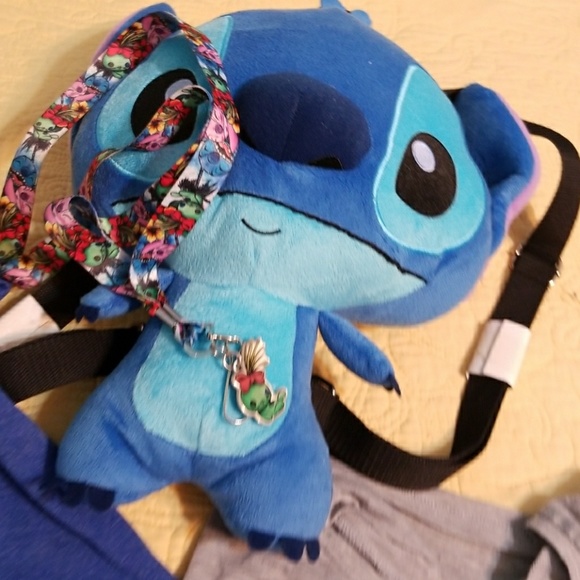 Calling all disney freaks - Picture 4 of 4